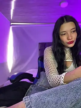 Isabella 21x online show from May 2026 12:57:01 PM