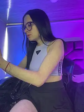 Isabella 21x online show from April 2026 01:04:02 PM