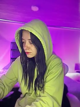 Isabella 21x online show from March 2026 01:07:01 PM