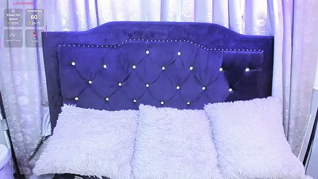 Snapshot of hallsredd chatting on September 2025 10:43:01 PM hallsredd online show from September 2025 10:43:01 PM