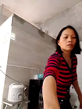 Aninyin22 online show from November 2025 12:43:02 AM