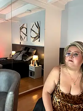 MartinaCaycedo online show from October 2025 12:37:02 PM
