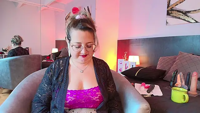 MartinaCaycedo online show from February 2025 01:00:01 PM