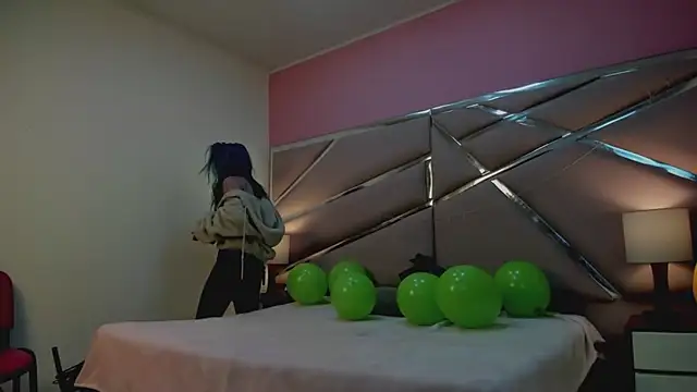 Snapshot of Lunapage chatting on March 2025 01:01:02 PM Lunapage online show from March 2025 01:01:02 PM