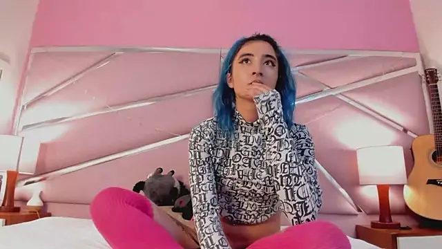 Snapshot of Lunapage chatting on March 2025 04:18:01 PM Lunapage online show from March 2025 04:18:01 PM