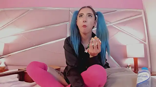 Snapshot of Lunapage chatting on March 2025 07:12:01 PM Lunapage online show from March 2025 07:12:01 PM