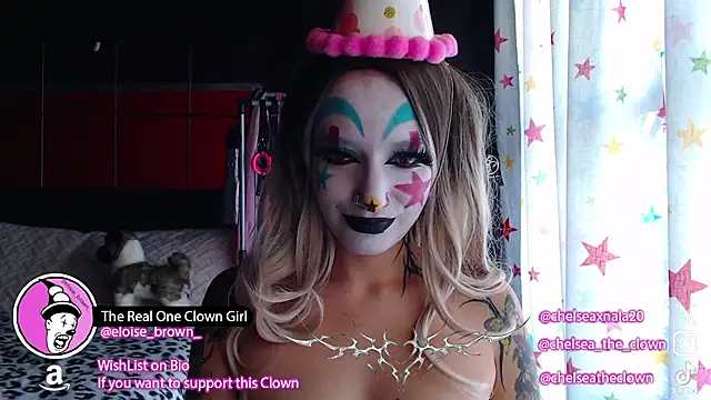 Snapshot of Eloise-brown chatting on February 2026 05:32:02 PM Eloise-brown online show from February 2026 05:32:02 PM