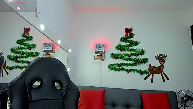 Snapshot of roxanne_jones1 chatting on December 2025 09:37:02 PM roxanne jones1 online show from December 2025 09:37:02 PM