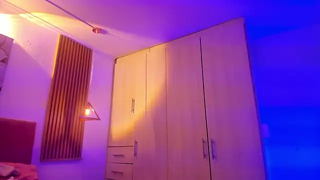 mia nevaeh online show from February 2026 07:46:01 PM