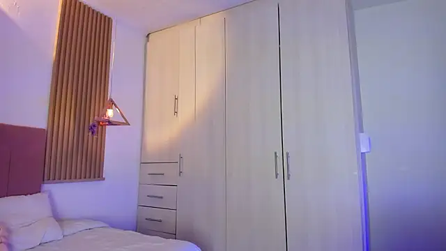 mia nevaeh online show from March 2026 05:50:01 PM