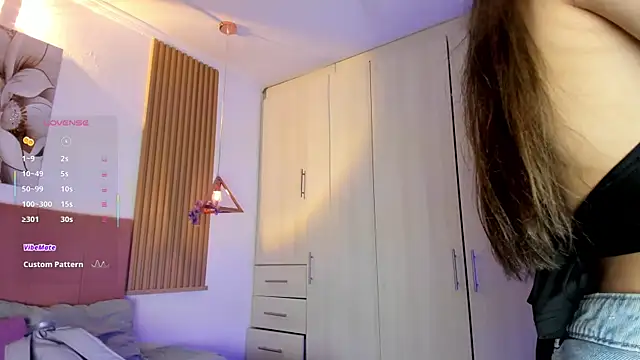 mia nevaeh online show from March 2026 08:26:01 PM