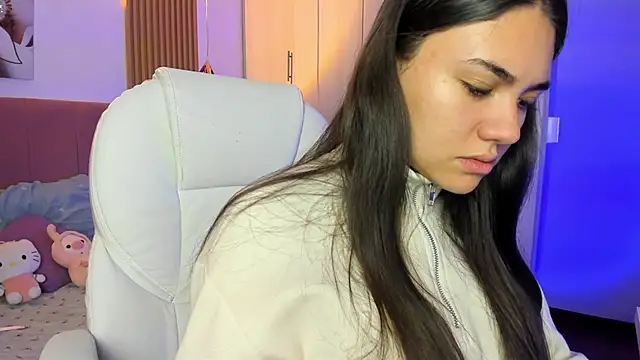 mia nevaeh online show from October 2025 09:16:02 PM