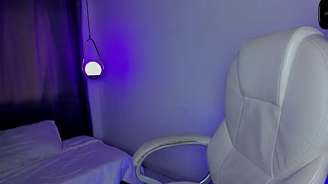 mia nevaeh online show from February 2026 08:28:02 PM