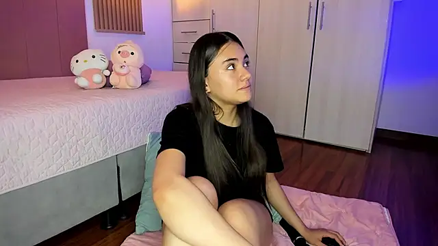 mia nevaeh online show from November 2025 08:02:01 PM