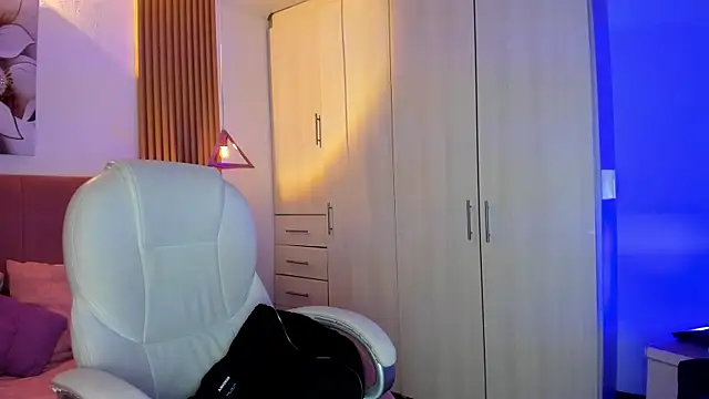 mia nevaeh online show from January 2026 08:38:02 PM