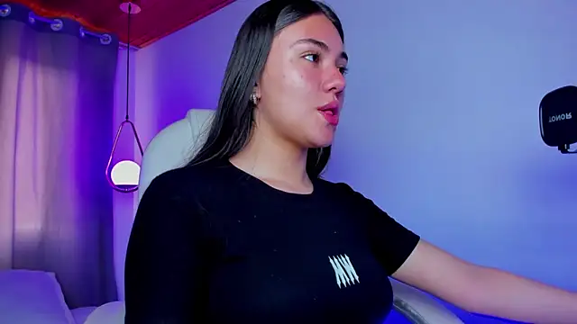 mia nevaeh online show from February 2026 09:22:01 PM