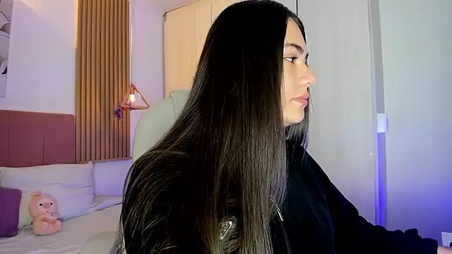 mia nevaeh online show from March 2026 08:44:02 PM