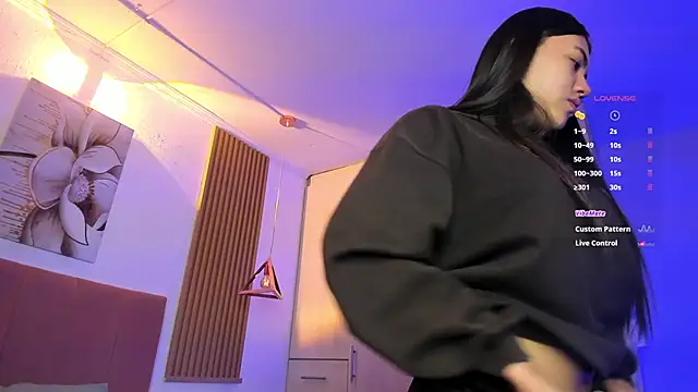 mia nevaeh online show from November 2025 08:24:02 PM