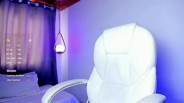 mia nevaeh online show from February 2026 08:04:01 PM