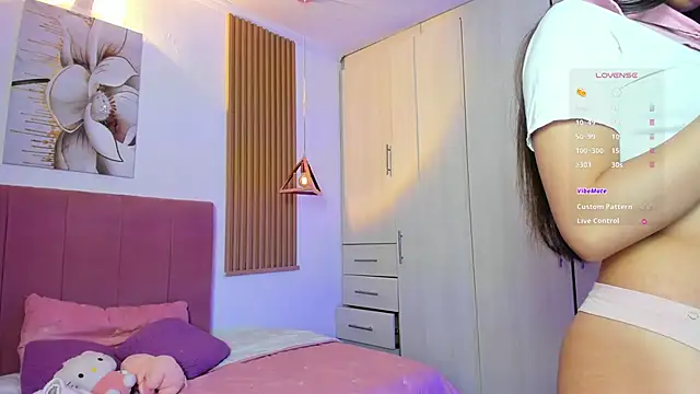 mia nevaeh online show from September 2025 08:27:01 PM
