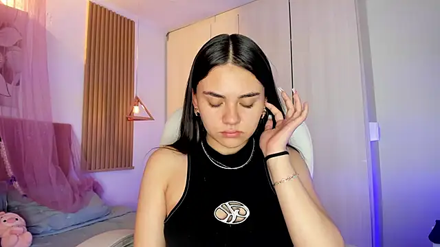 mia nevaeh online show from March 2026 08:38:02 PM