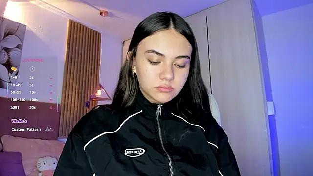 mia nevaeh online show from March 2026 09:24:02 PM