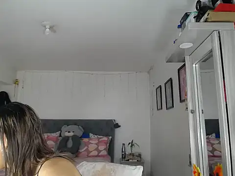 Snapshot of Corina_hot chatting on September 2025 08:37:01 PM Corina hot online show from September 2025 08:37:01 PM