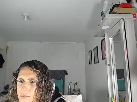 Snapshot of Corina_hot chatting on October 2025 10:40:01 PM Corina hot online show from October 2025 10:40:01 PM