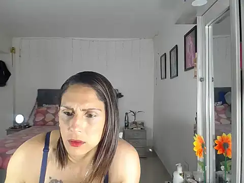 Snapshot of Corina_hot chatting on October 2025 08:32:02 PM Corina hot online show from October 2025 08:32:02 PM