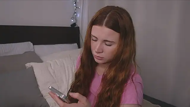 Freckle Diyana online show from September 2025 05:58:01 AM