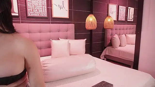 Bella TS  online show from February 2026 10:56:01 PM