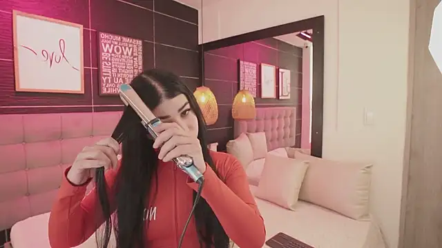 Snapshot of Bella_TS_ chatting on June 2026 09:03:02 PM Bella TS online show from June 2026 09:03:02 PM