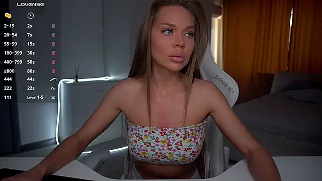 Evelinka online show from April 2026 01:38:02 PM