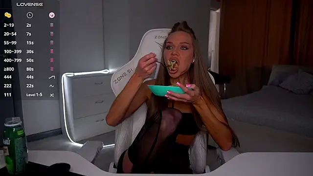 Evelinka online show from February 2026 10:11:01 AM