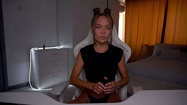 Snapshot of Evelinka chatting on June 2026 08:56:02 AM Evelinka online show from June 2026 08:56:02 AM
