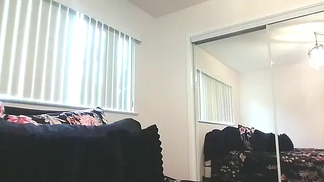 Snapshot of blow2024away chatting on February 2025 09:05:02 PM blow2024away online show from February 2025 09:05:02 PM