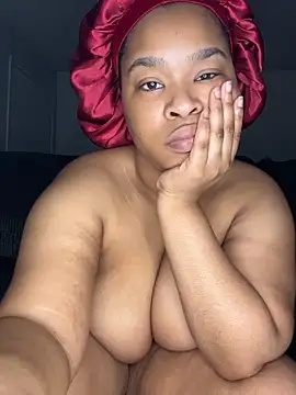 Snapshot of MissAriisback chatting on November 2025 12:38:01 PM MissAriisback online show from November 2025 12:38:01 PM