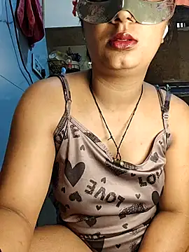 Manpreet kaur21 online show from May 2026 12:33:02 PM