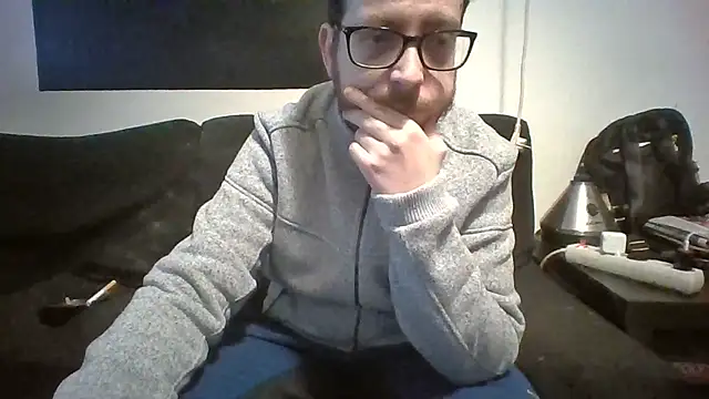 Snapshot of tuchi94 chatting on December 2025 12:00:01 PM tuchi94 online show from December 2025 12:00:01 PM