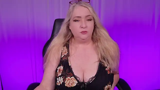 Snapshot of KatDSinclair chatting on March 2025 04:01:01 PM KatDSinclair online show from March 2025 04:01:01 PM