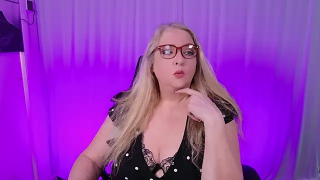 Snapshot of KatDSinclair chatting on February 2025 02:13:01 PM KatDSinclair online show from February 2025 02:13:01 PM