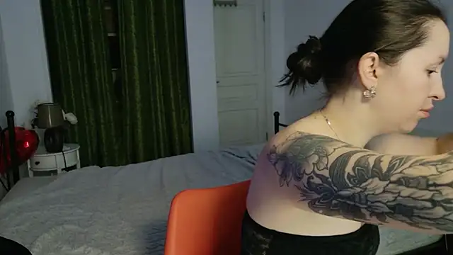 VioletCatt online show from April 2026 05:42:01 AM