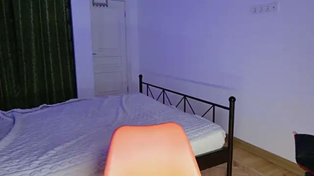 VioletCatt online show from November 2025 06:47:01 AM