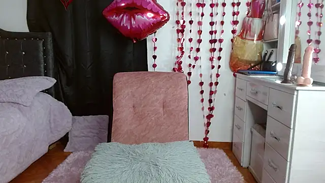 AnnaRosse1 online show from March 2025 06:00:01 PM