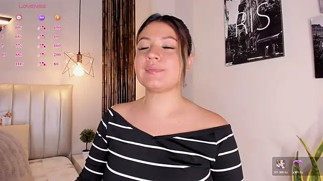 Snapshot of Zuzu_sweet chatting on May 2026 07:17:01 PM Zuzu sweet online show from May 2026 07:17:01 PM