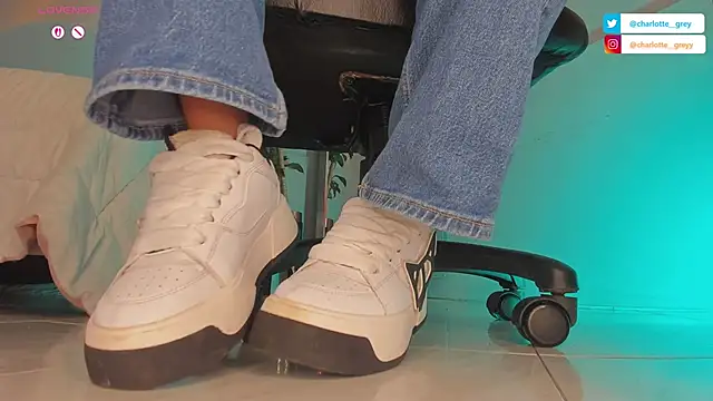 charlotte  grey online show from October 2025 08:21:01 PM