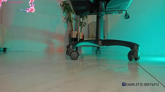 charlotte  grey online show from December 2025 07:48:01 PM