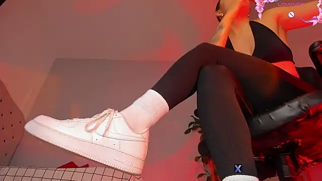 charlotte  grey online show from April 2026 08:21:01 PM