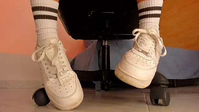 charlotte  grey online show from November 2025 11:47:01 AM