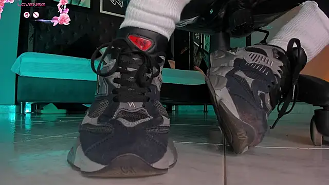 Snapshot of charlotte__grey chatting on February 2026 08:20:02 PM charlotte grey online show from February 2026 08:20:02 PM